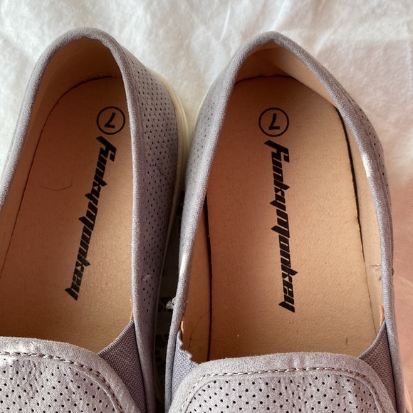 FUNKYMONKEY slip on shoes. NWOT - Picture 2 of 3